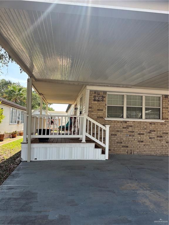 Building Photo - 18 Lago Vista St