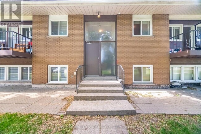Building Photo - 2344-2344 Queensway Dr