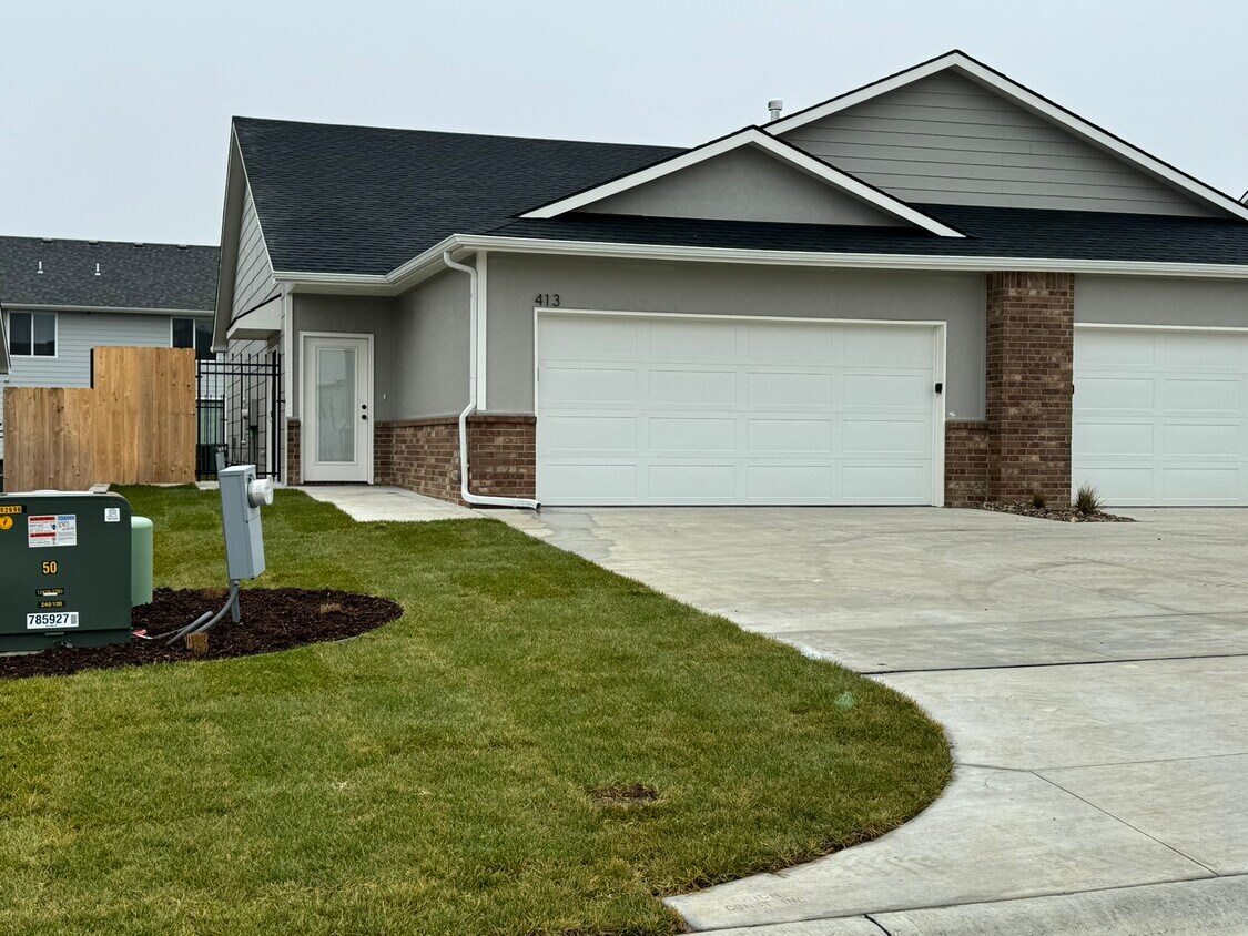 1149 N Broadview St, Andover, KS 67002 Townhome Rentals in Andover KS