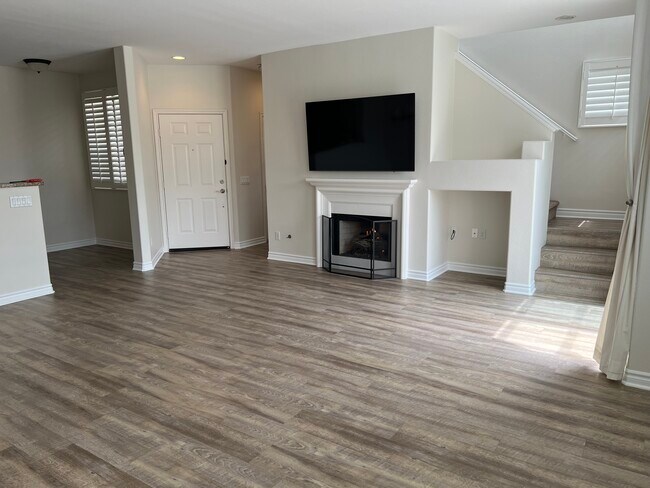 Sala de estar - 5532 Renaissance Ave