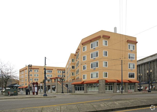 Building Photo - Stadium Station