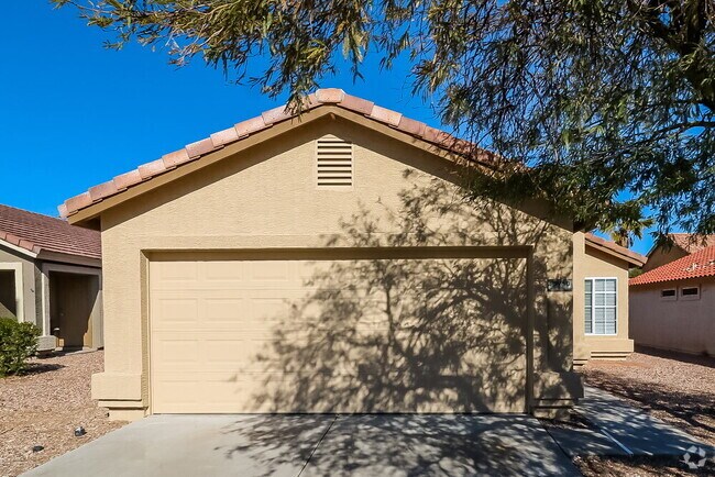 Building Photo - 21960 W Solano Dr