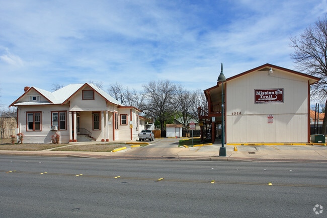 Building Photo - Mission Trails Apartments