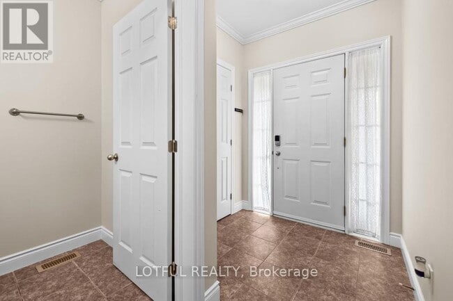 Building Photo - 1008 Pinecrest Rd