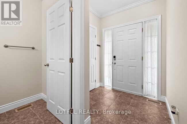 Photo du bâtiment - 1008 Pinecrest Rd