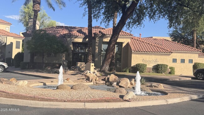 Foto del edificio - 4925 E Desert Cove Ave