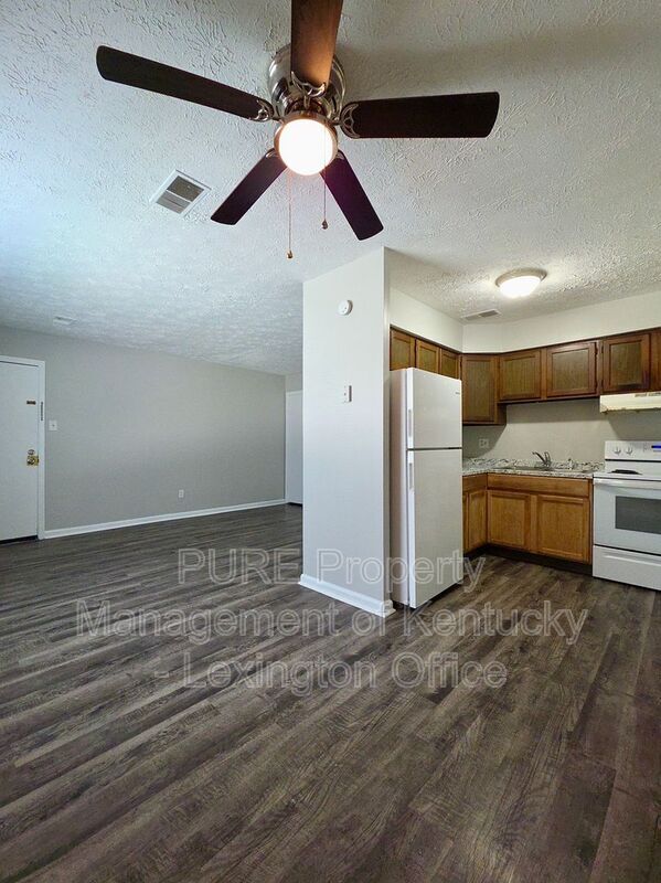 Foto del edificio - 301 Christy Allyn Ct
