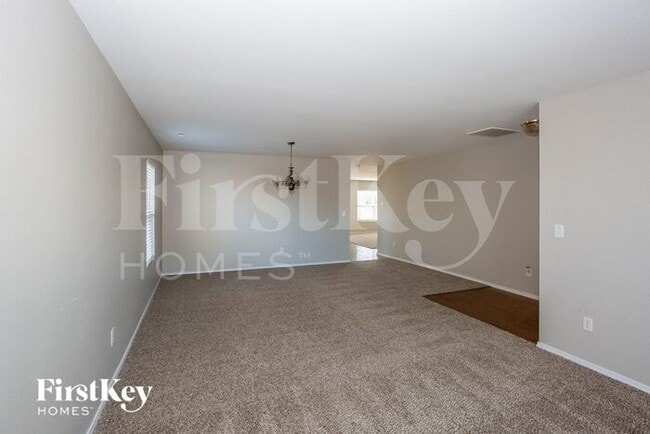 Building Photo - 1811 Rustic Barn Dr