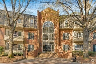 Building Photo - 25109 Plantation Dr NE