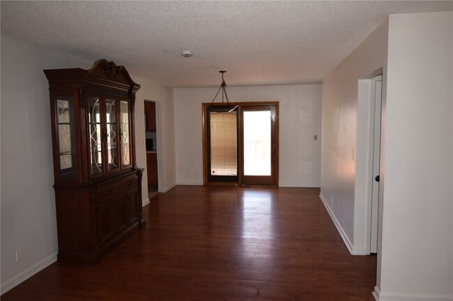 Foto del edificio - 3626 Blecha Rd