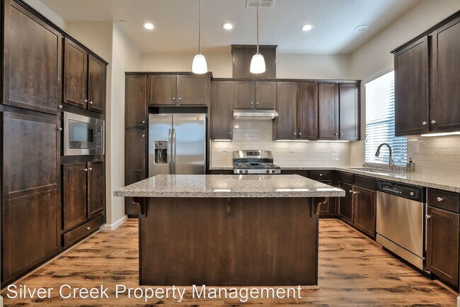 Building Photo - 3 br, 2.5 bath House - 1720 Catalina Ct