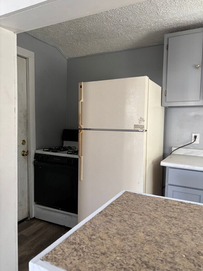 Foto del edificio - 2 Bedroom 1 Bath (Duplex)