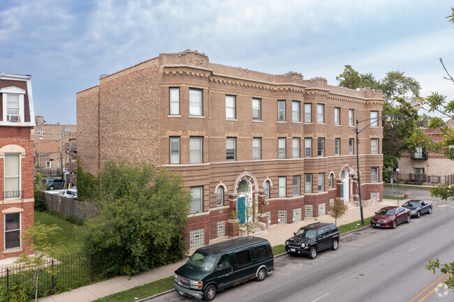 Building Photo - 2144-2150 S Lawndale Ave