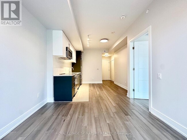 Photo du bâtiment - 2525 Bathurst St