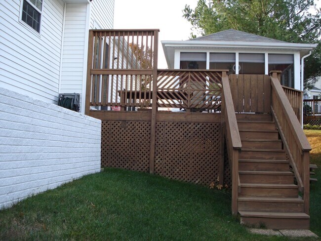 Deck Stairs - 4410 Tuskeegee Pl
