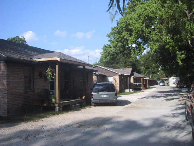Building Photo - 9816 Fulton St