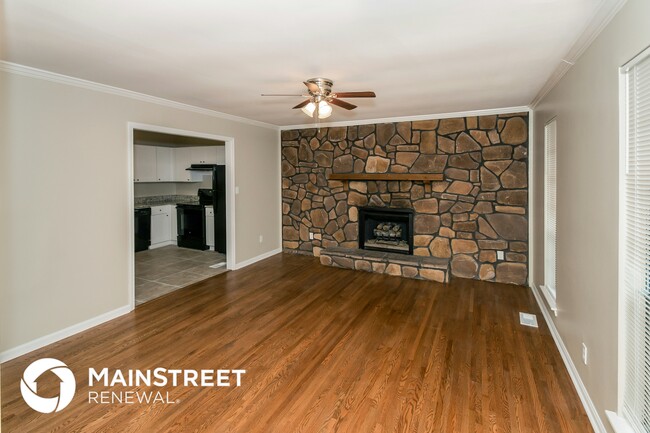 Foto del edificio - 102 Moonglow Dr