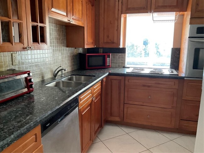 Building Photo - 200 172nd St