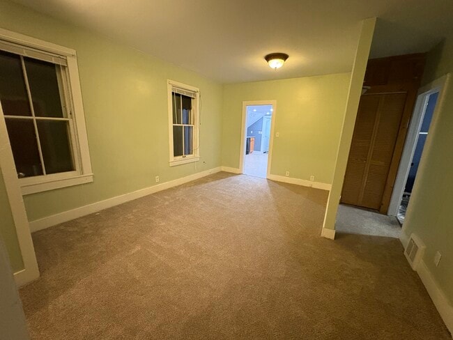 Living room - 227 E Garden St