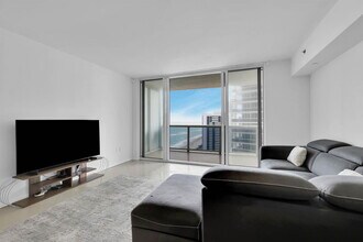 Building Photo - 1830 S Ocean Dr