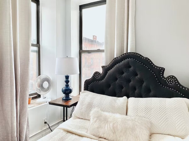 Photo - Park Slope Huge room, terrace, by Prospect Park#33 Apartment