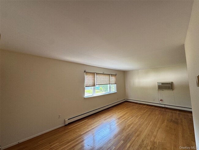 Building Photo - 29 Hendrick Ave