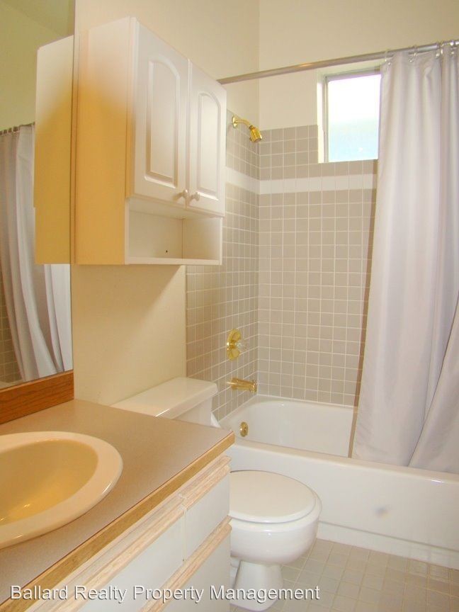 Foto del edificio - 3 br, 2 bath House - 340 17th Ave E