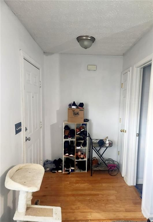 Foto del edificio - 144 Blake Ave