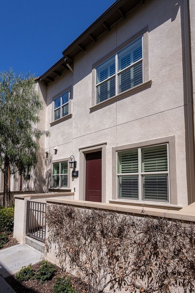 Building Photo - Bright and Airy Split-Level Townhouse in W...