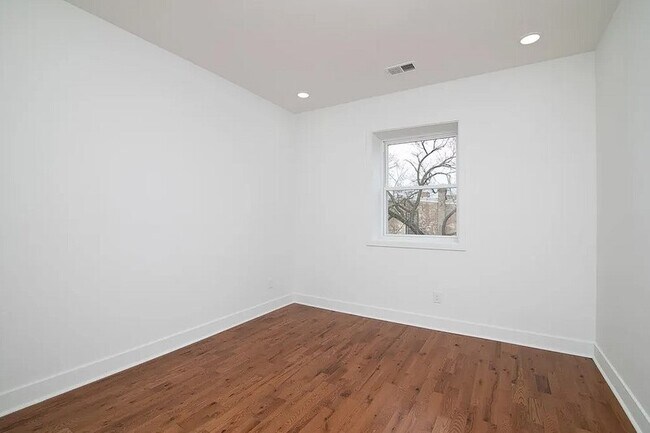 Foto del edificio - 3035 W Diamond St