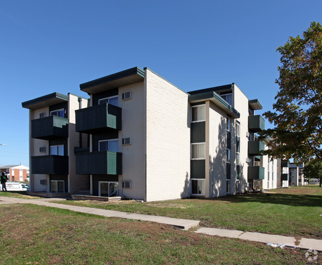 Building Photo - Parkview Terrace Apartments