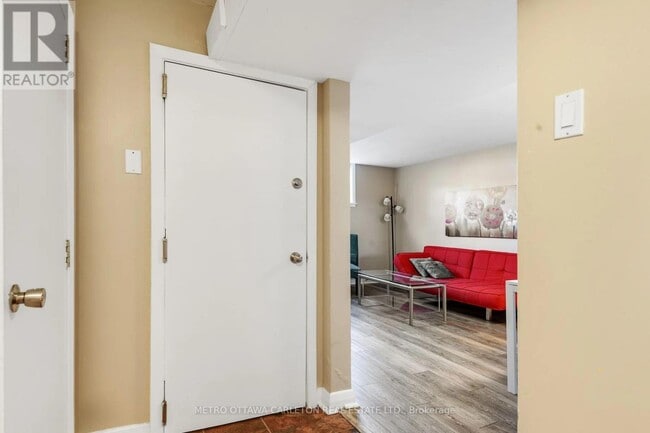 Building Photo - 309 Parkdale Ave