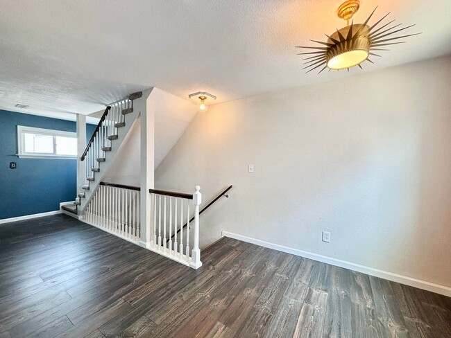 Building Photo - Stunning Condo Near Chesapeake Bay