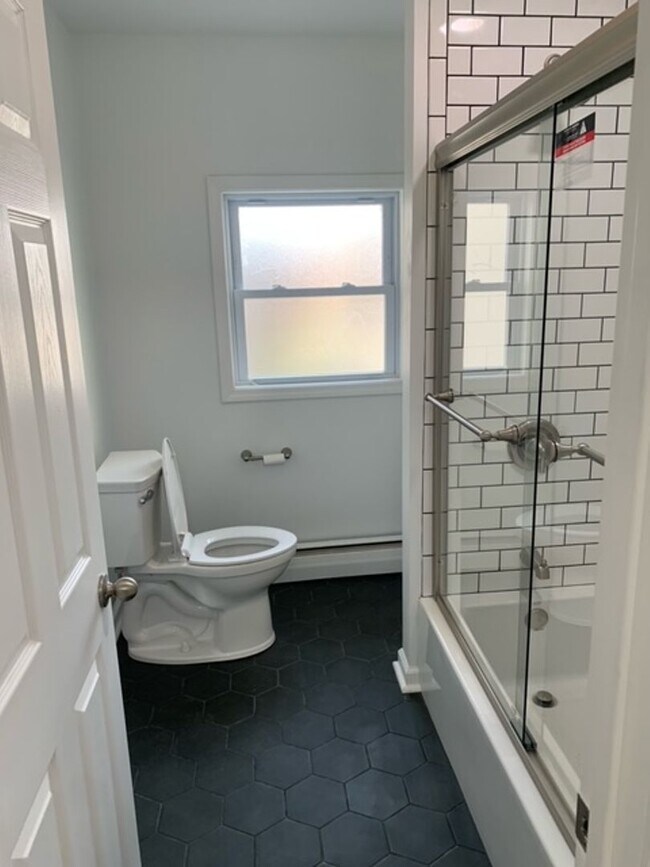 Foto del edificio - Beautiful 2 bedroom 2 bathroom home in the heart of Bloomfield.