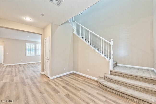 Building Photo - 3225 Jevonda Ave