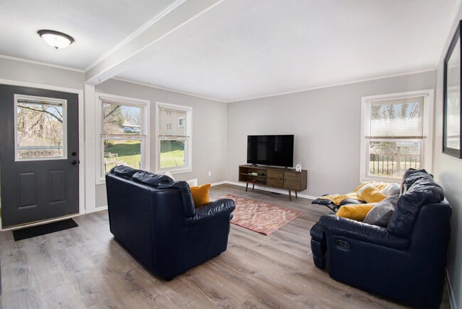Foto del edificio - 2071 Winewood Ave