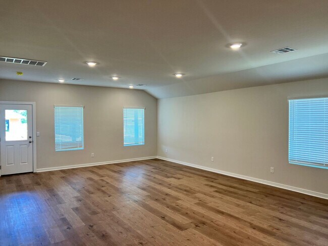 Building Photo - Brand New Spacious 4 Bedroom Home in Musta...
