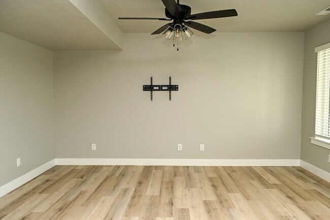 Foto del edificio - 2221 S 1180 W