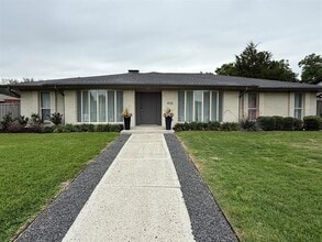 Building Photo - 4135 High Summit Dr