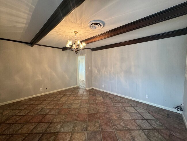 Foto del edificio - Home For Rent In Maplewood