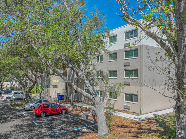 Building Photo - Creekside Manor I & II Apartments