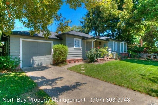Building Photo - 2817 Claremont Dr