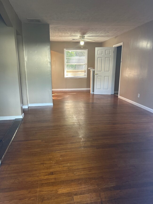 Foto del edificio - 3839 Stone Rd SW