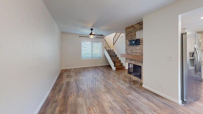 Building Photo - 2452 Manzanita Dr
