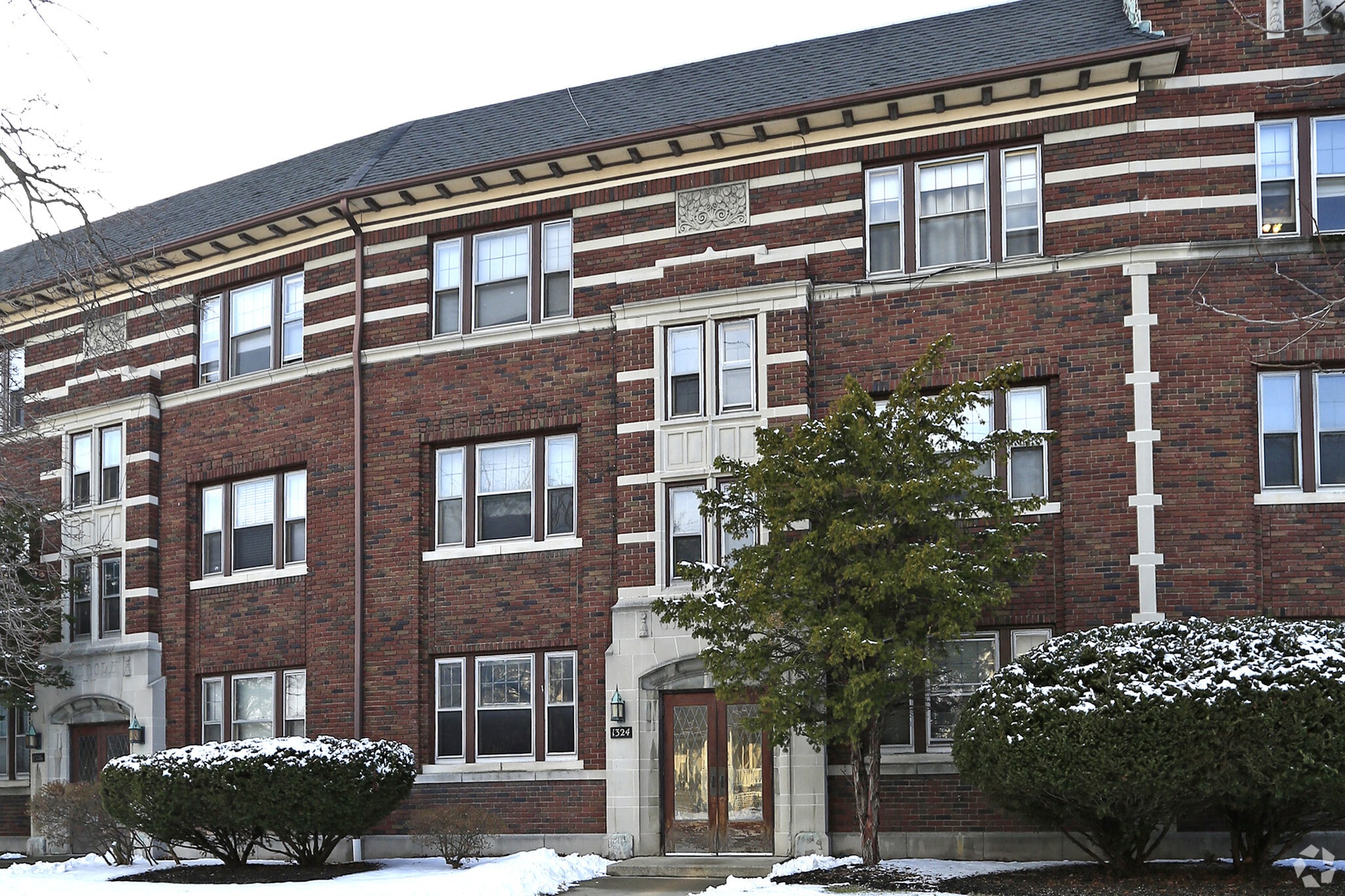 Edanola Apartments – photo 4
