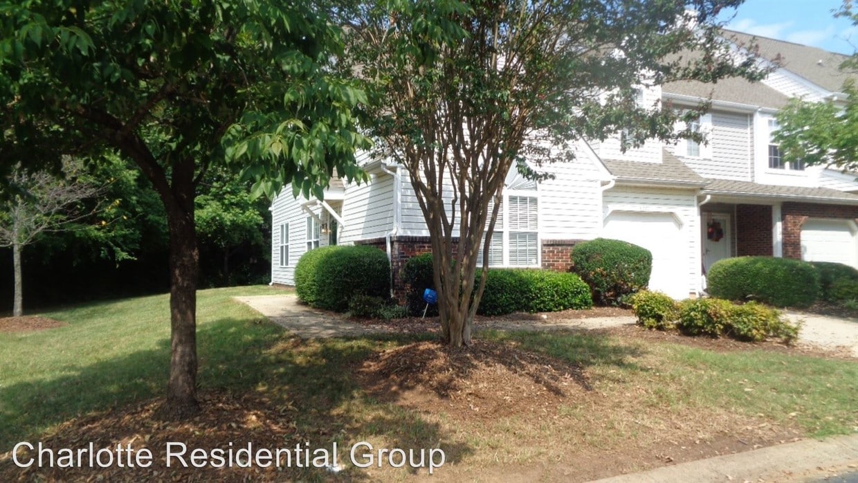 Building Photo - 3 br, 2 bath House - 8201 Southgate Commons