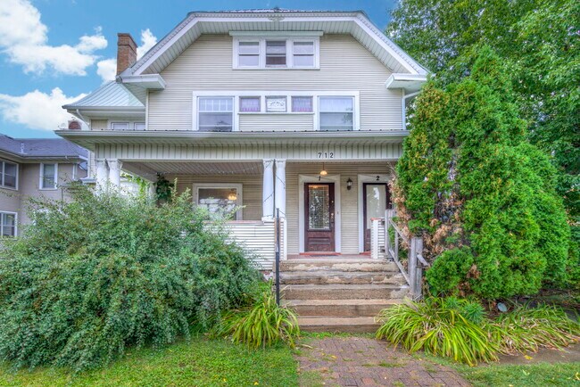 Building Photo - 712 W 28th St