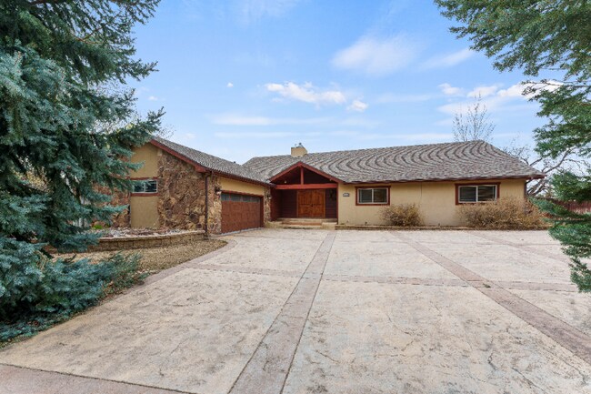 Building Photo - 1205 King Dr