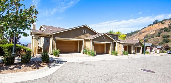 Building Photo - 6491 Bayview Dr