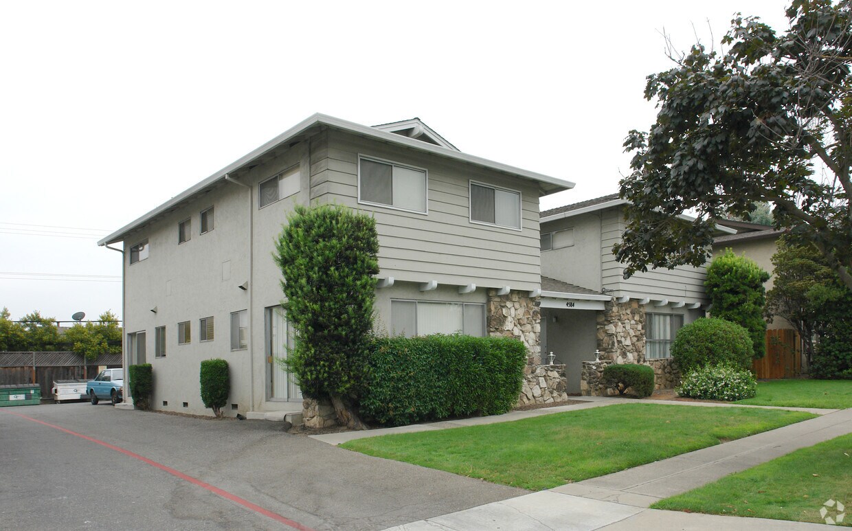 Foto principal - 4584 Hamilton Ave